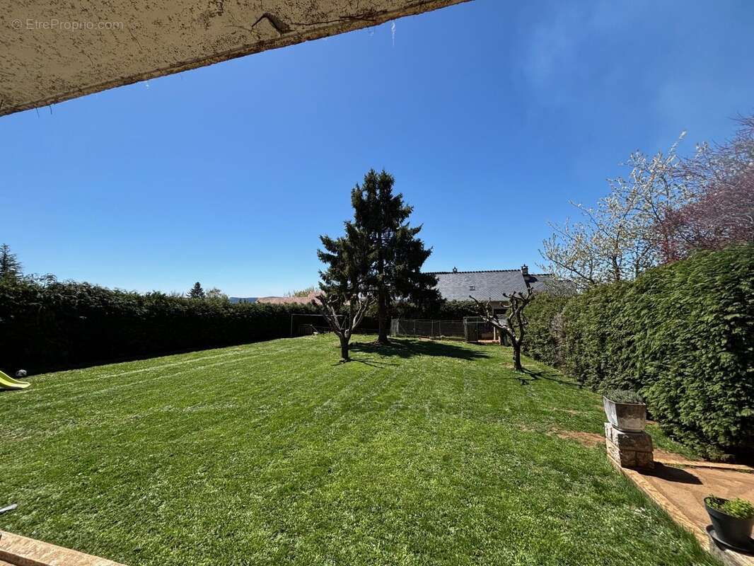 Maison à CHASTEL-NOUVEL