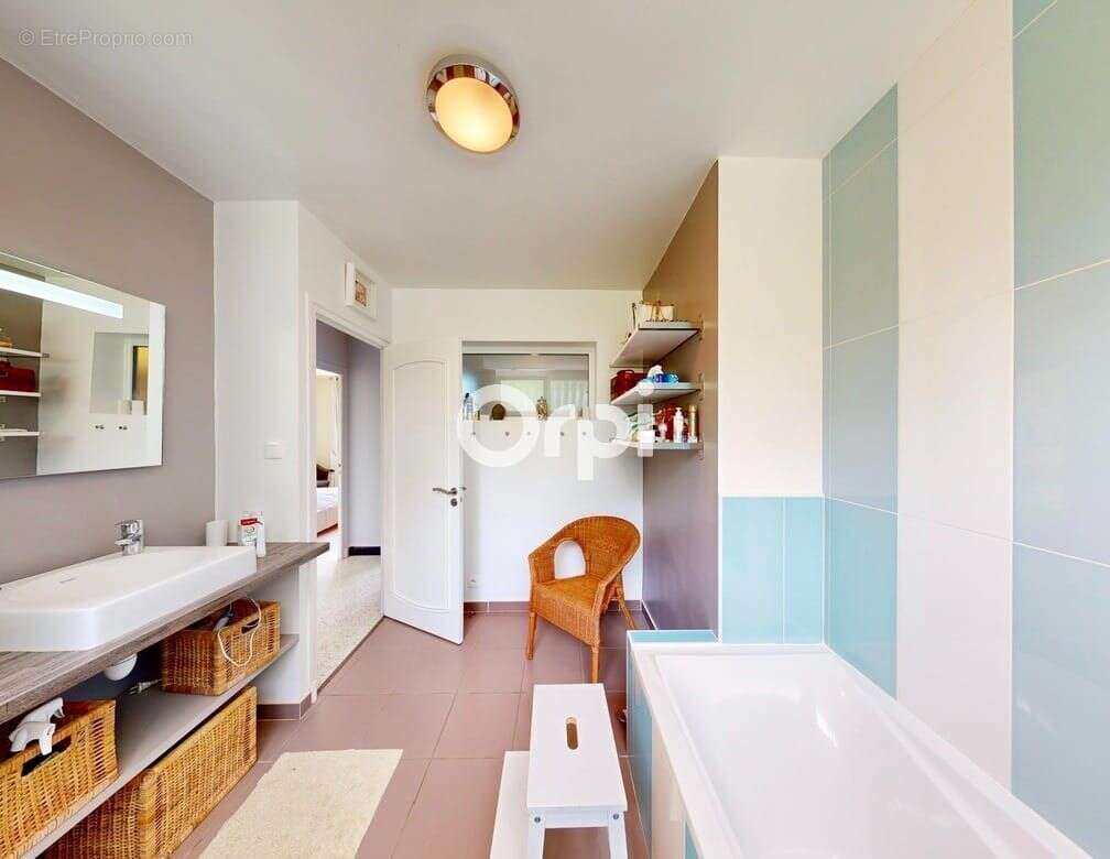 Grande villa familiale avec piscine, dépendance et potentiel locatif - photo 18