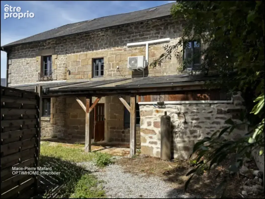 Une belle bâtisse en pierre au cœur d’un village creusois à SOUBREBOST (23) - photo 5