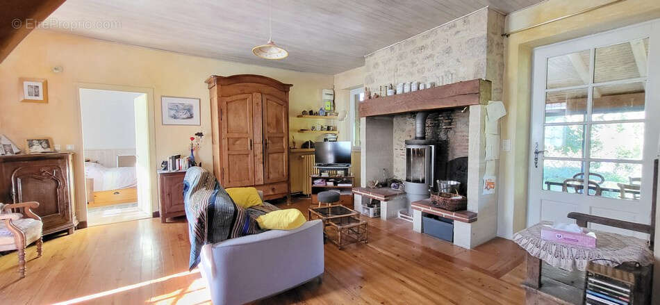 Maison à MONTFAUCON