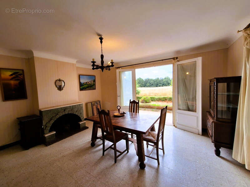 Maison à CASTELNAU-RIVIERE-BASSE