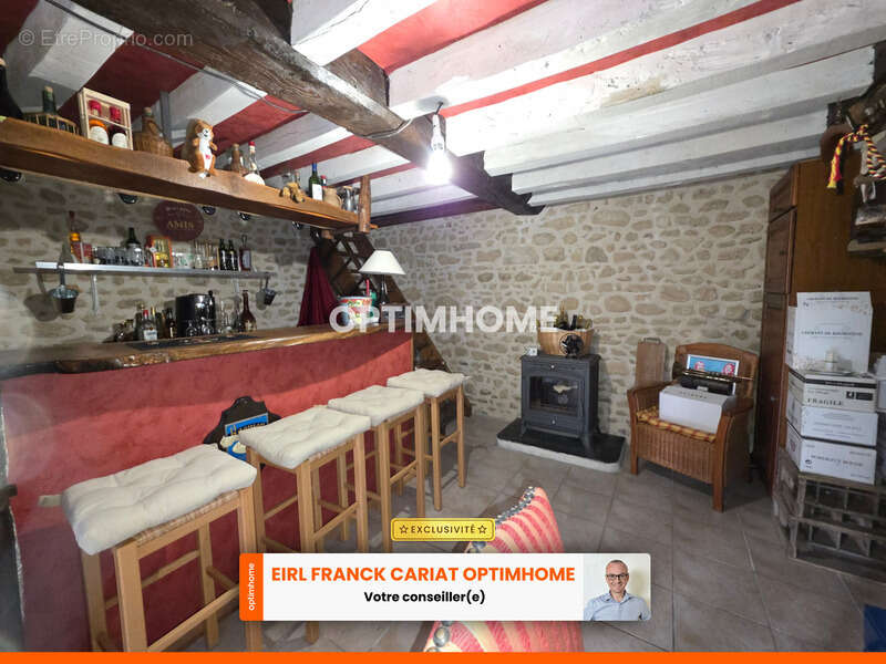 Maison à SAINT-ETIENNE-DE-FURSAC