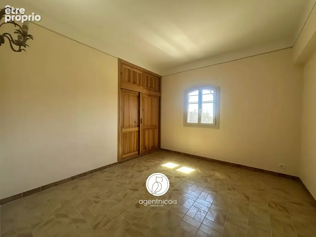 La gaude // village : rez-de-villa / 181 m², / plein sud / jardin 300 m², / à rénover / 2 parkings / pas de charges - photo 11
