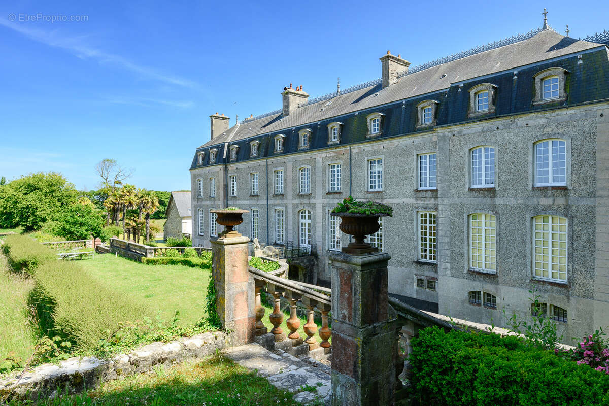 Appartement à AUMEVILLE-LESTRE