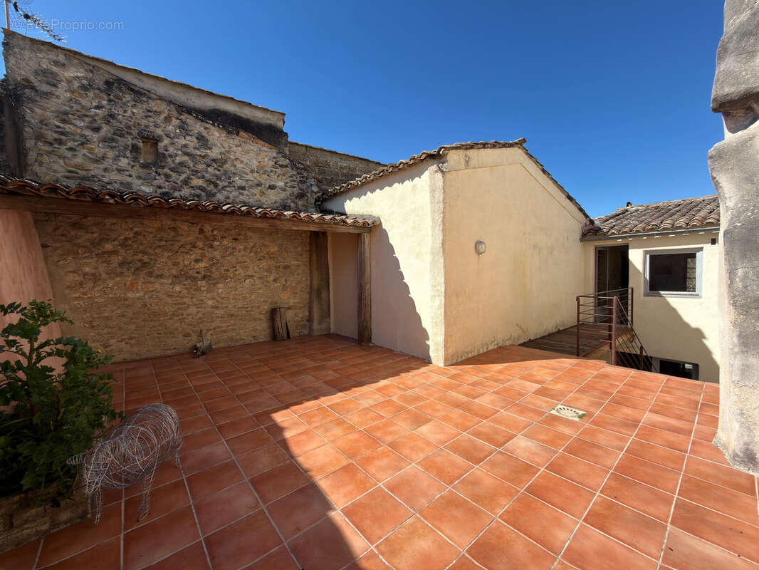 Maison à SAINT-QUENTIN-LA-POTERIE