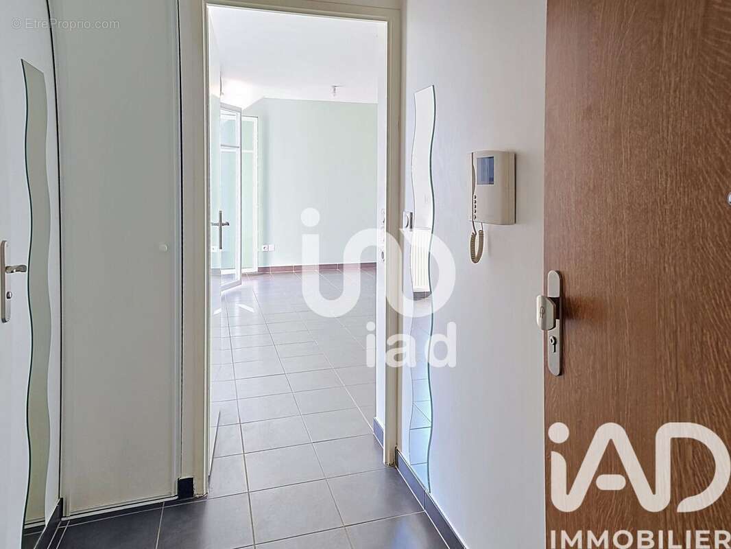 Photo 9 - Appartement à OZOIR-LA-FERRIERE
