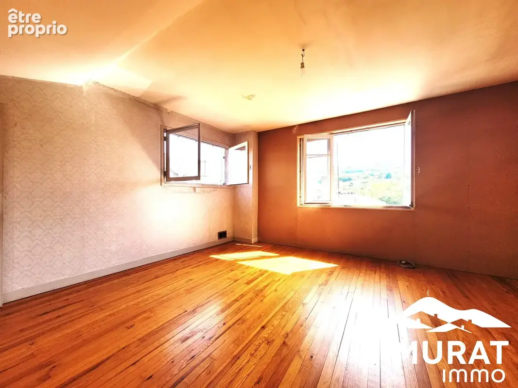 Maison 7 pièces  124 m² habitables  Saint-Amant-Tallende