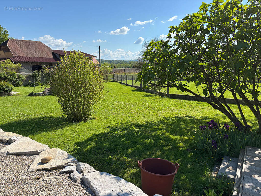 Maison à SAINT-GENIX-SUR-GUIERS