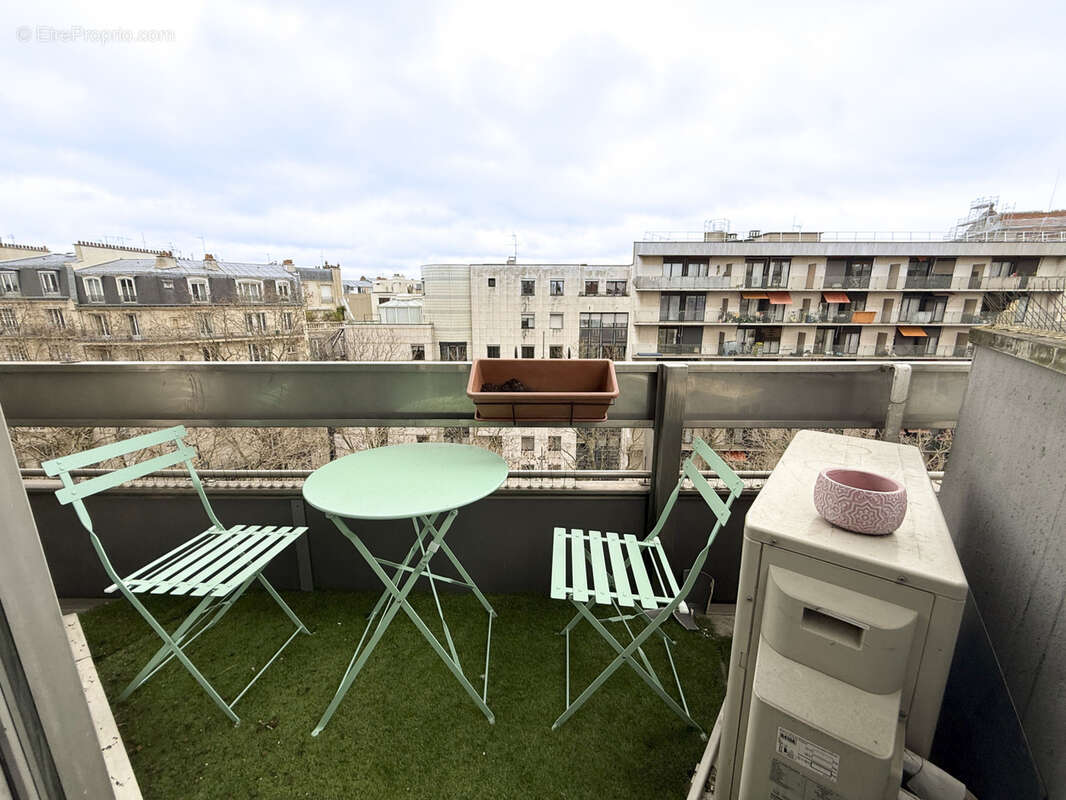 Appartement à PARIS-14E