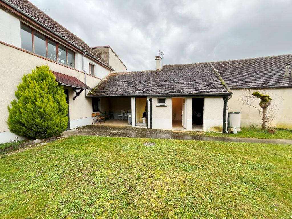 Maison à MONTEREAU-FAULT-YONNE