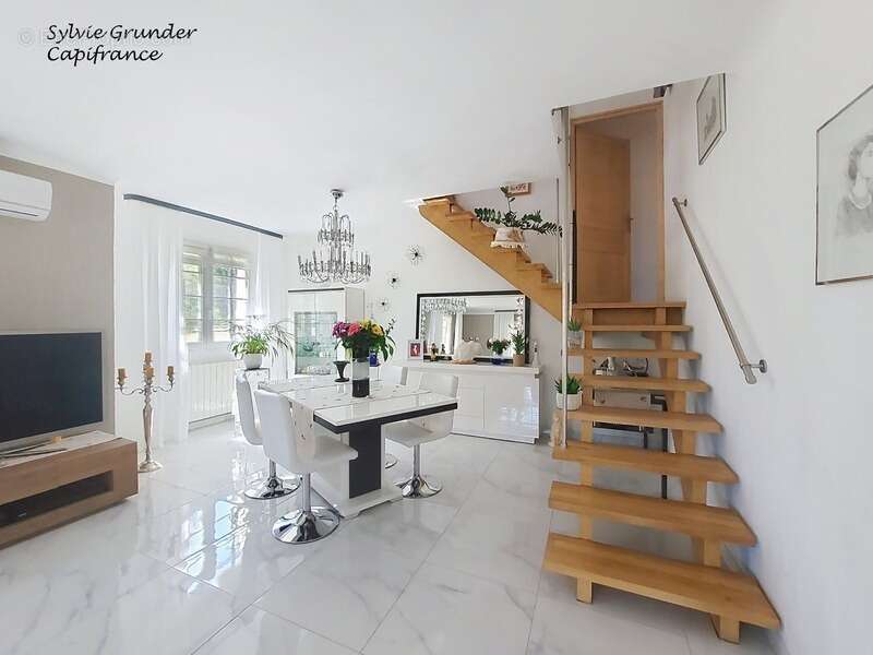 Villa à vendre 4 pièces SALIN DE GIRAUD (13)sans mitoyenneté - photo 6