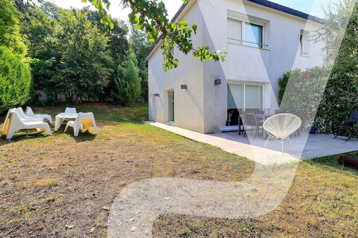 Chennevières-sur-Marne à la limite de La Varenne - Maison familiale de 6 pièces - photo 13