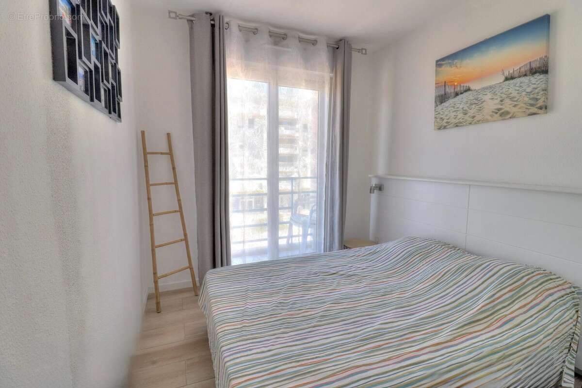T2 avec balcon – Résidence avec piscine à Antibes les Pins - photo 7