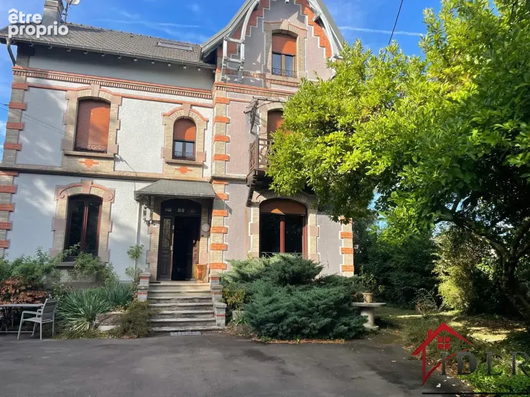 Elégante propriété de charme de 190 M2 habitables - photo 2