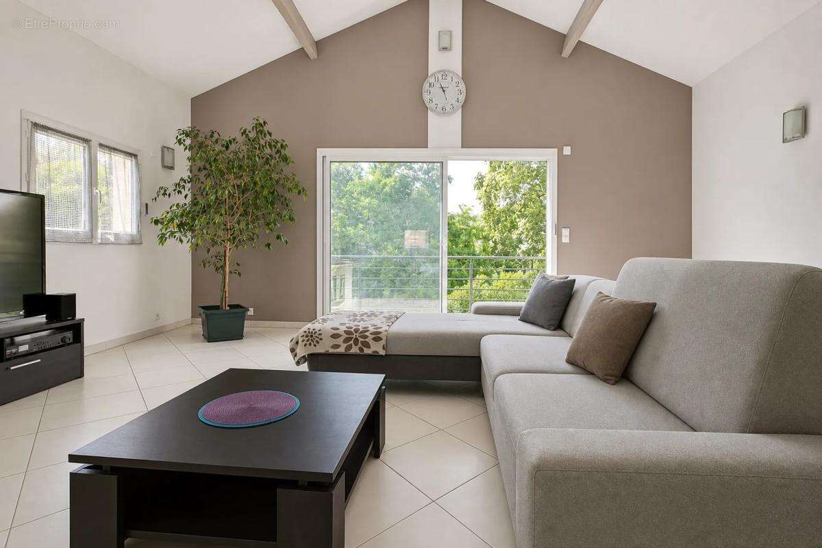 Maison de 5 pièces de 143 m² à Linas - photo 11