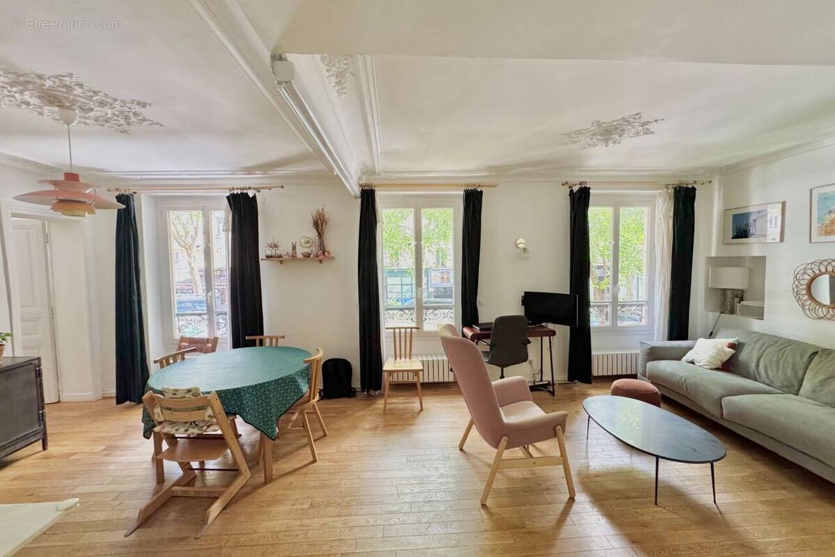 Appartement à PARIS-10E