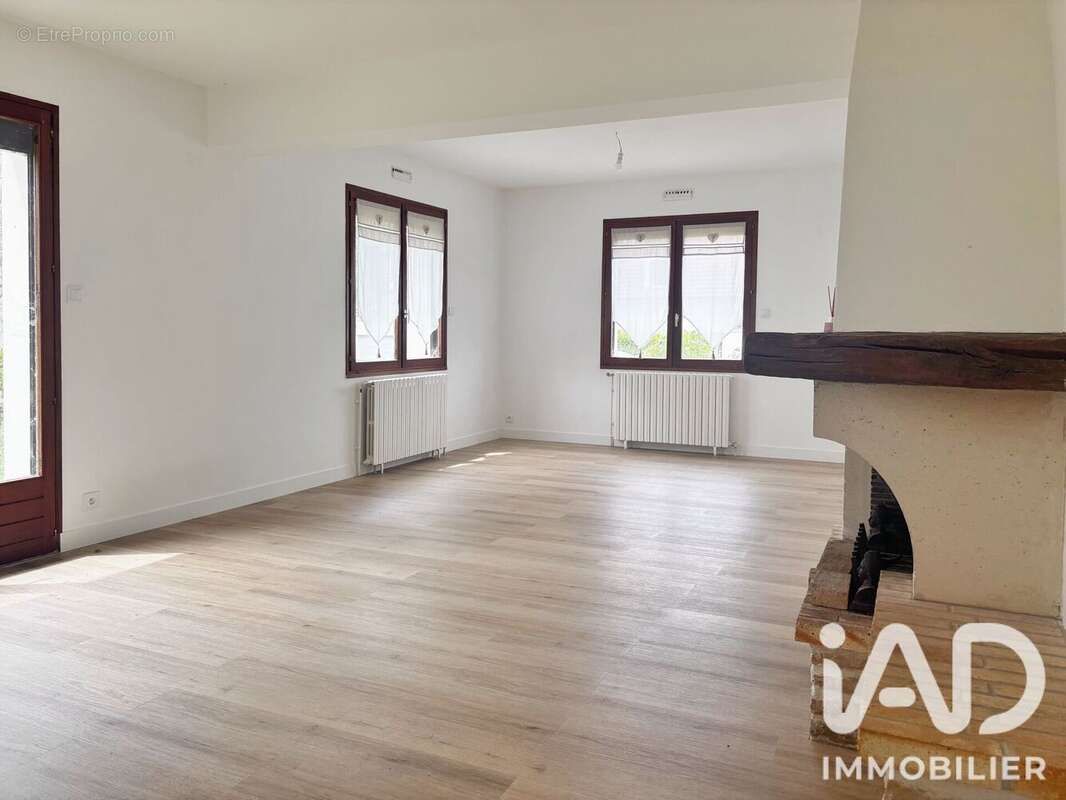 Maison 141 m² à Saint-Sauveur  - photo 3