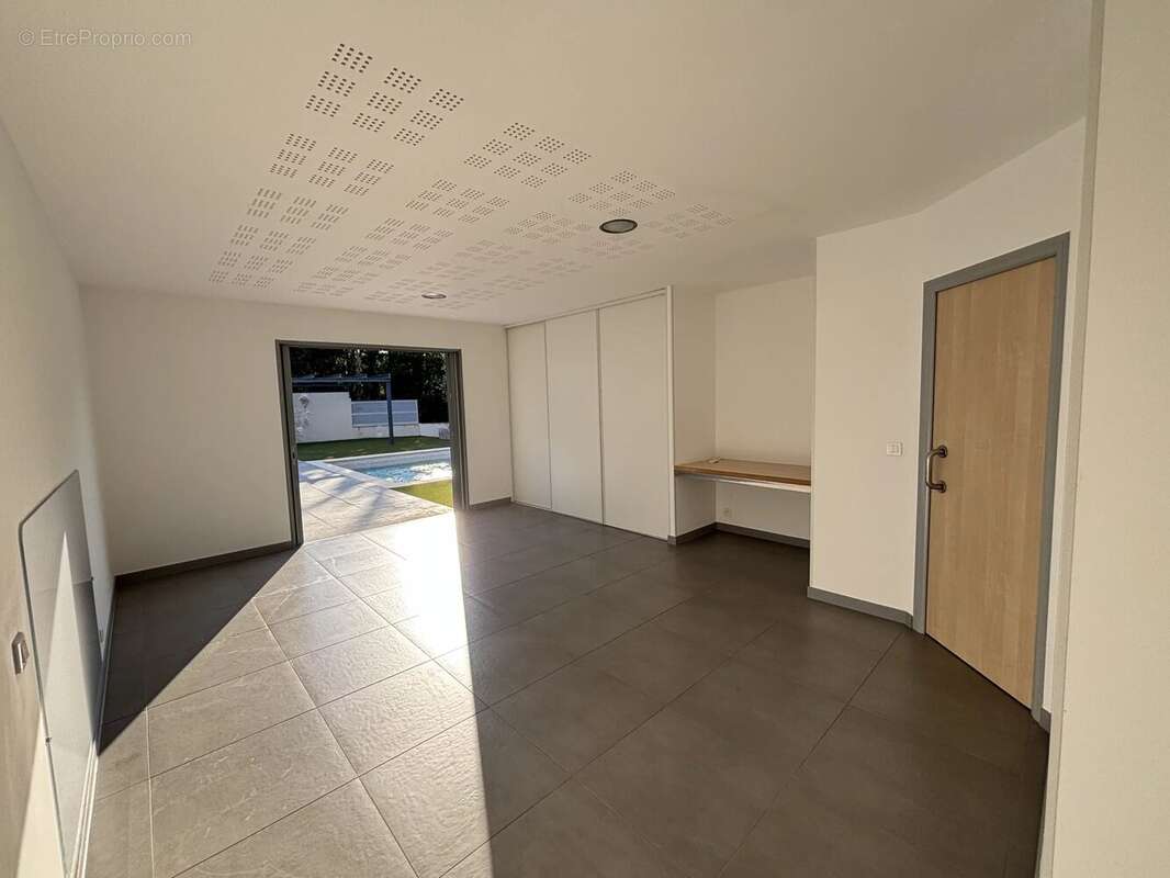 Maison à FIGANIERES