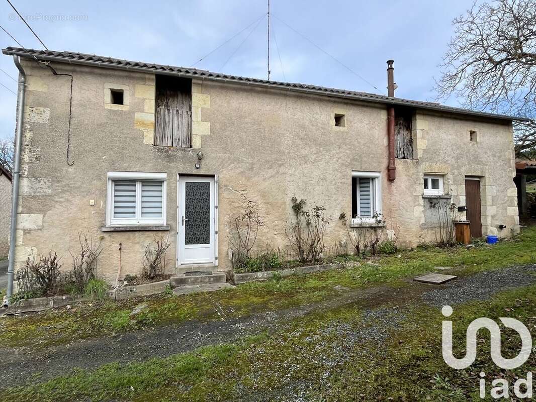 Maison 56 m² à Monthoiron  - photo 7