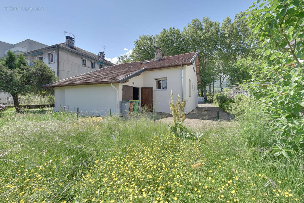 Maison à ECHIROLLES