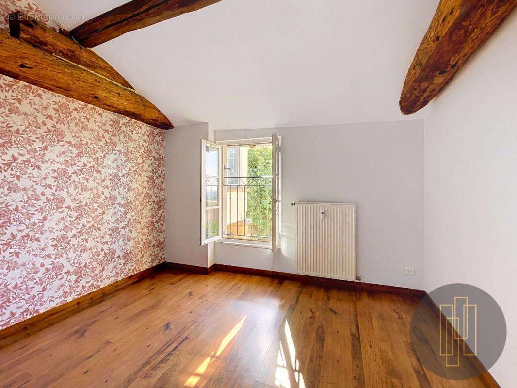 Maison en pierres dorées - 4 chambres avec jardin privatif - photo 11