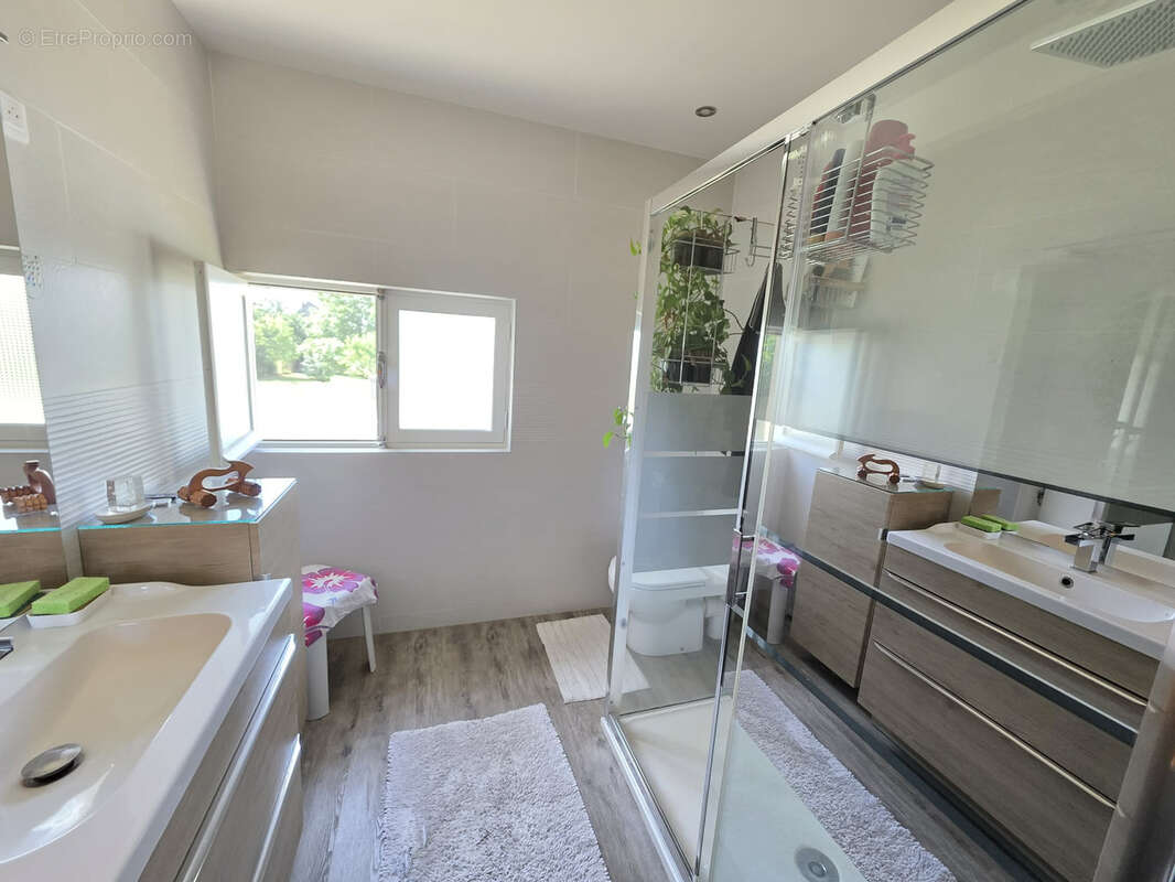 Elegante villa de plain peid avec piscine et vaste terrain - photo 10
