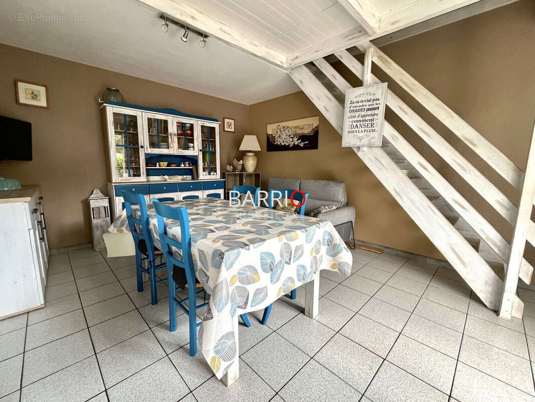 Maison à SAINT-CYPRIEN