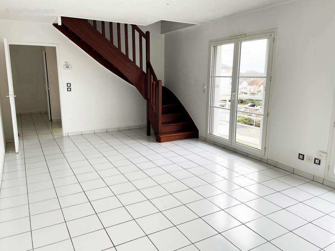 Appartement à SAINT-JEAN-DE-BRAYE