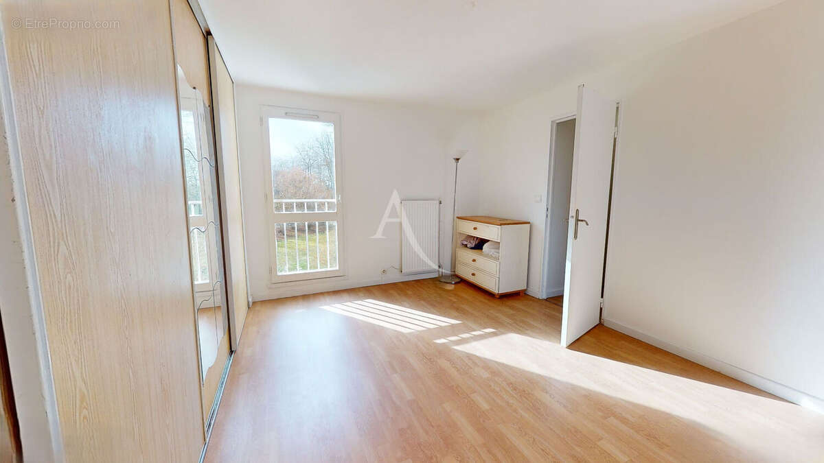 Appartement à COMBS-LA-VILLE