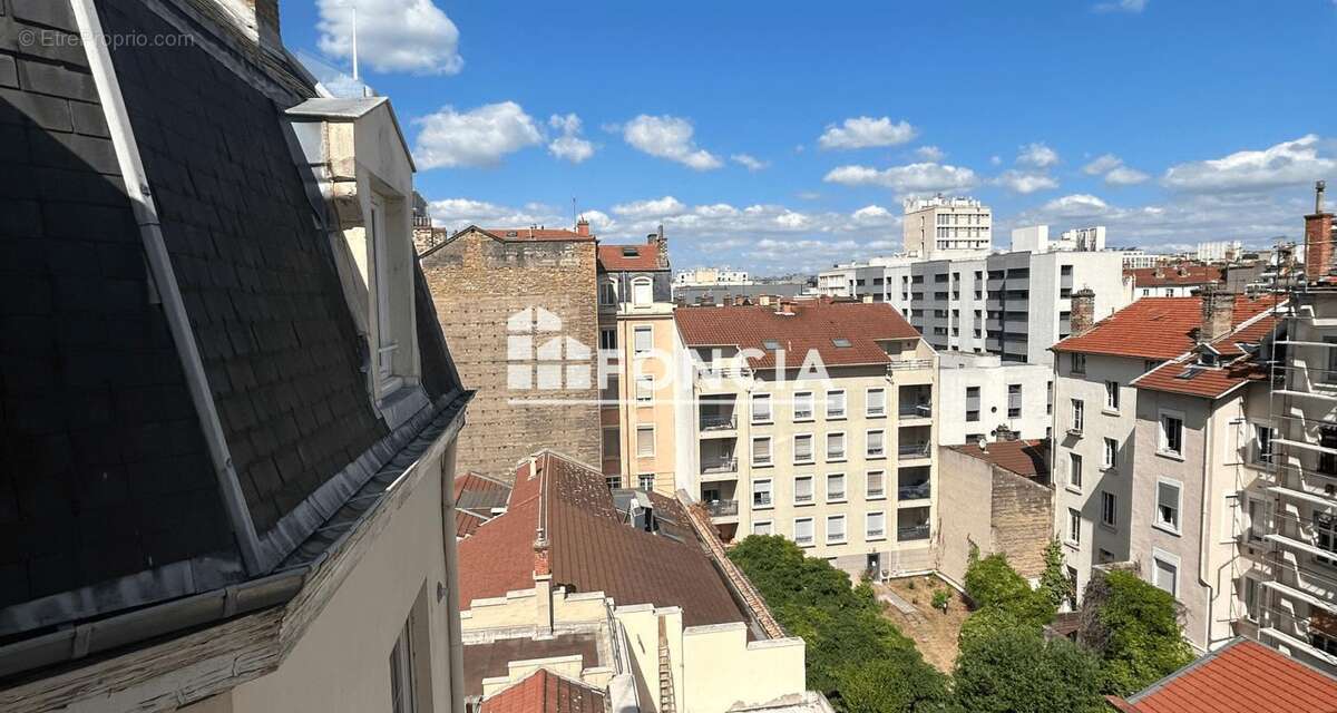 LYON 6 Quartier des Brotteaux, studio au dernier étage - photo 2