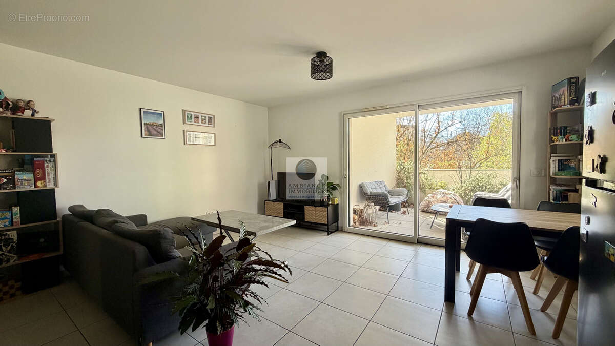 Appartement récent avec terrasse - photo 5