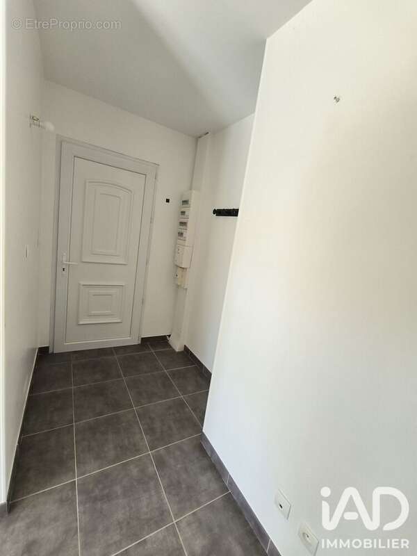 Maison 92 m² à Saint-Just  - photo 2