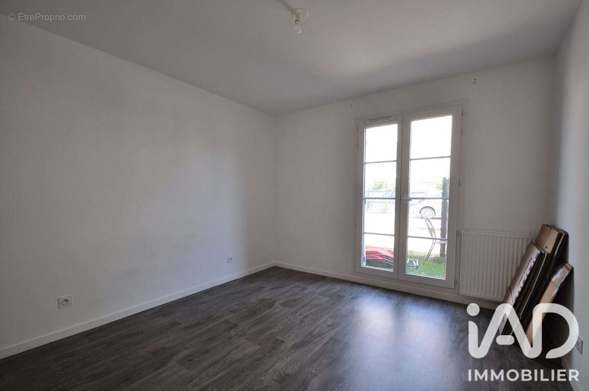 Appartement 43 m² à Villeneuve-Saint-Denis  - photo 9