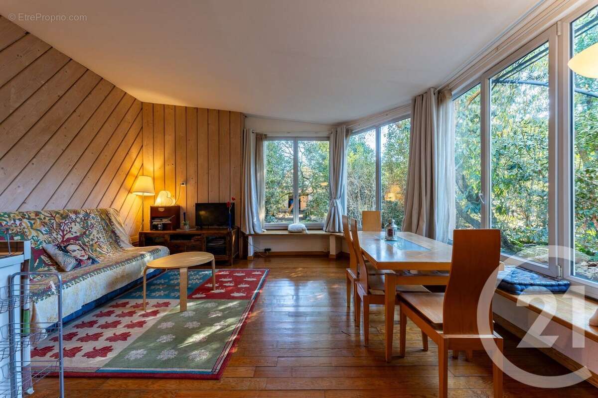 Maison à COURNONTERRAL