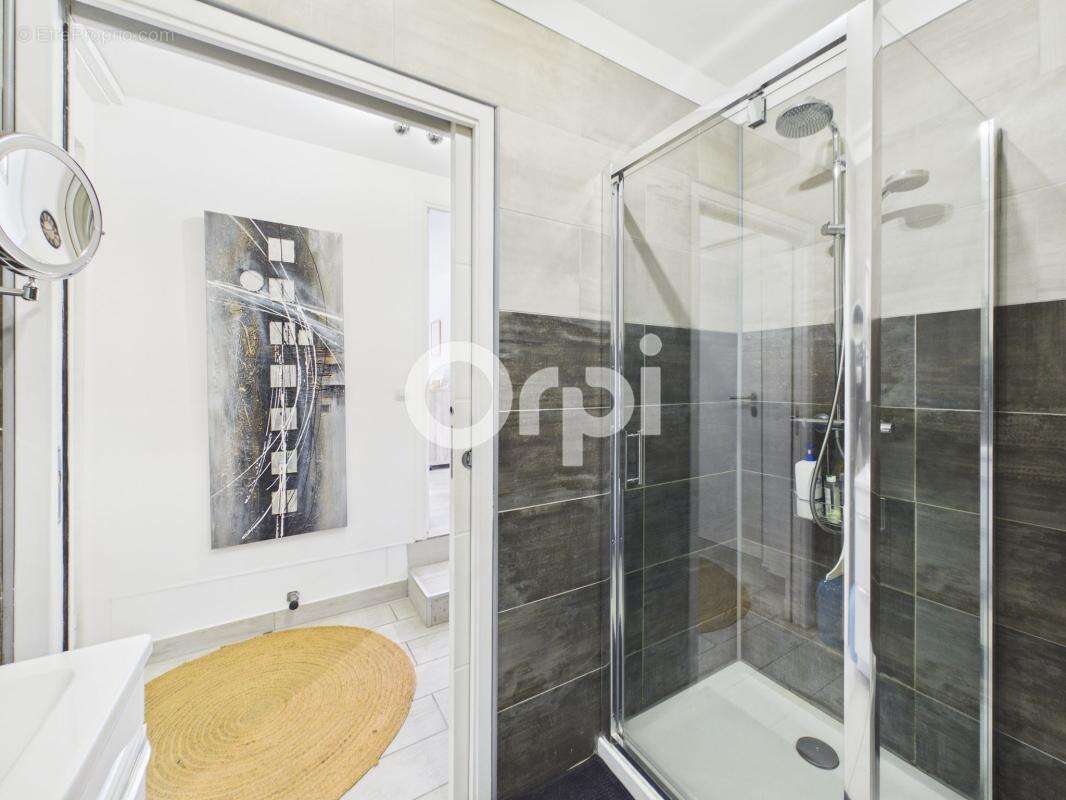 Appartement à MANDELIEU-LA-NAPOULE