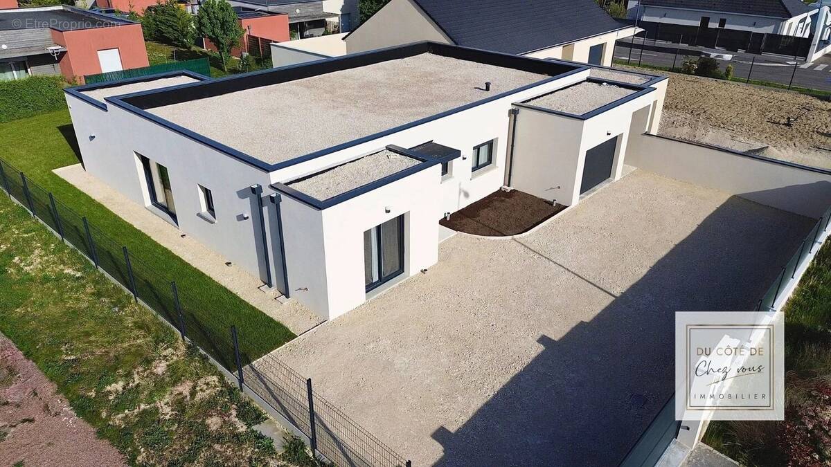 Maison à LA RIVIERE-DE-CORPS
