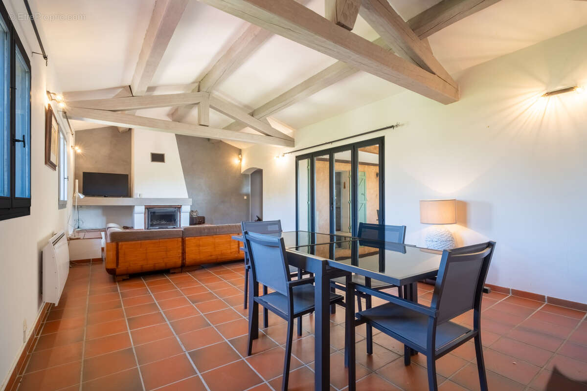 Maison à SIX-FOURS-LES-PLAGES