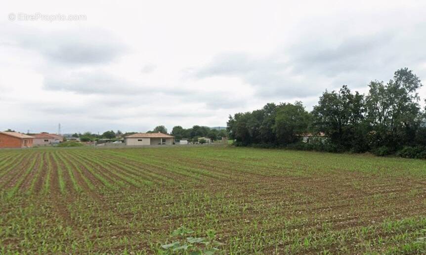 Terrain à LABARTHE-RIVIERE
