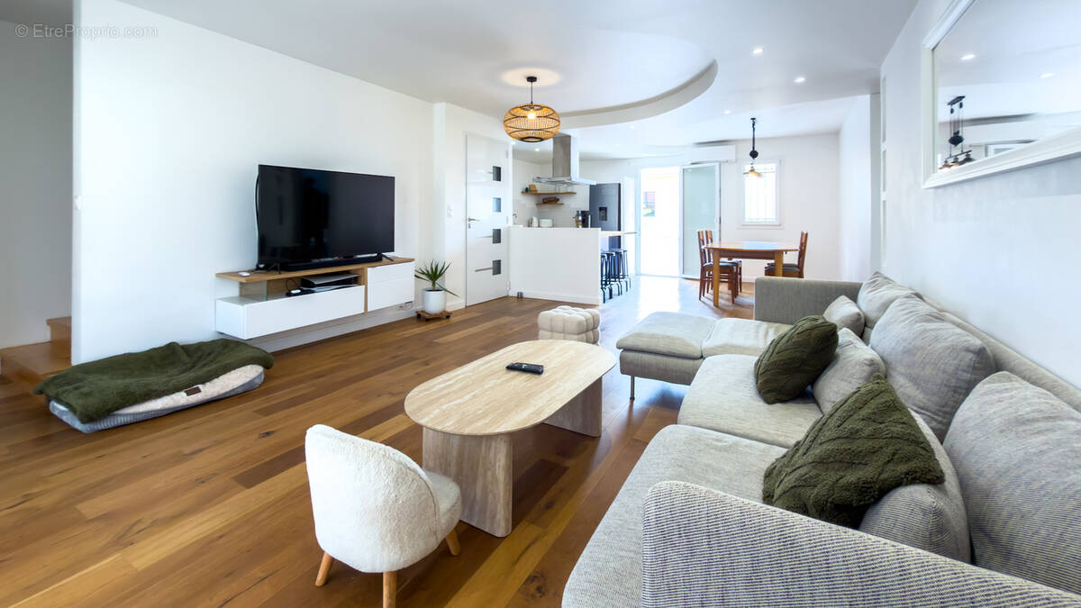 Appartement à LA LONDE-LES-MAURES