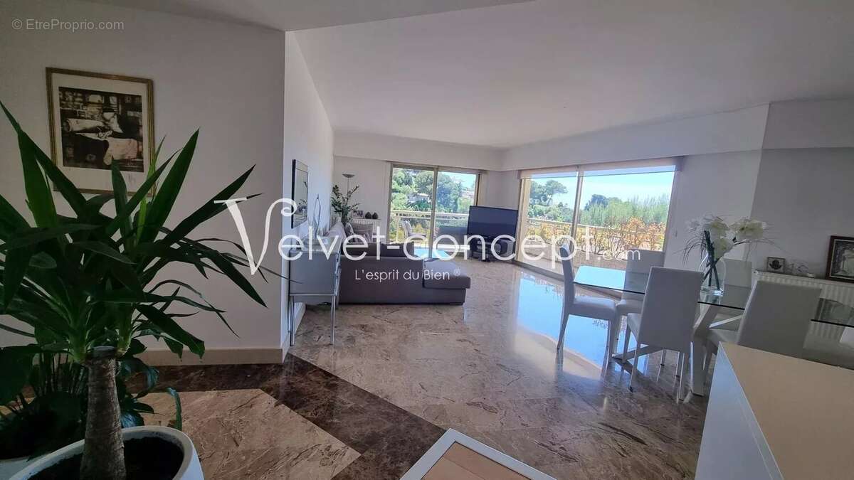 Appartement à LE CANNET