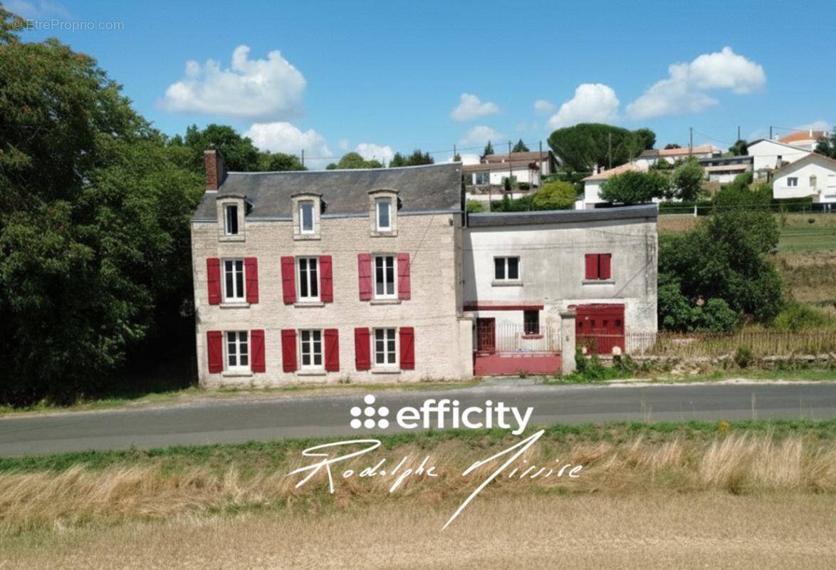 Maison à SAINTE-EANNE