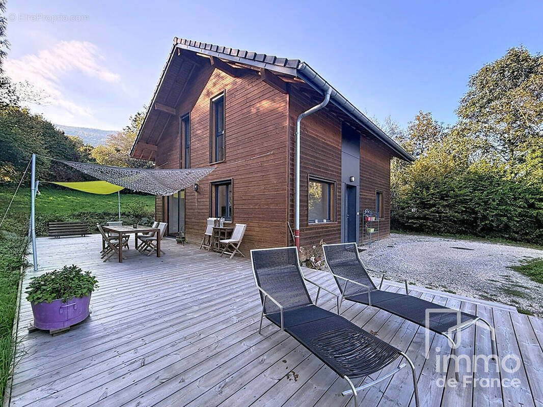 Maison à BELLEGARDE-SUR-VALSERINE