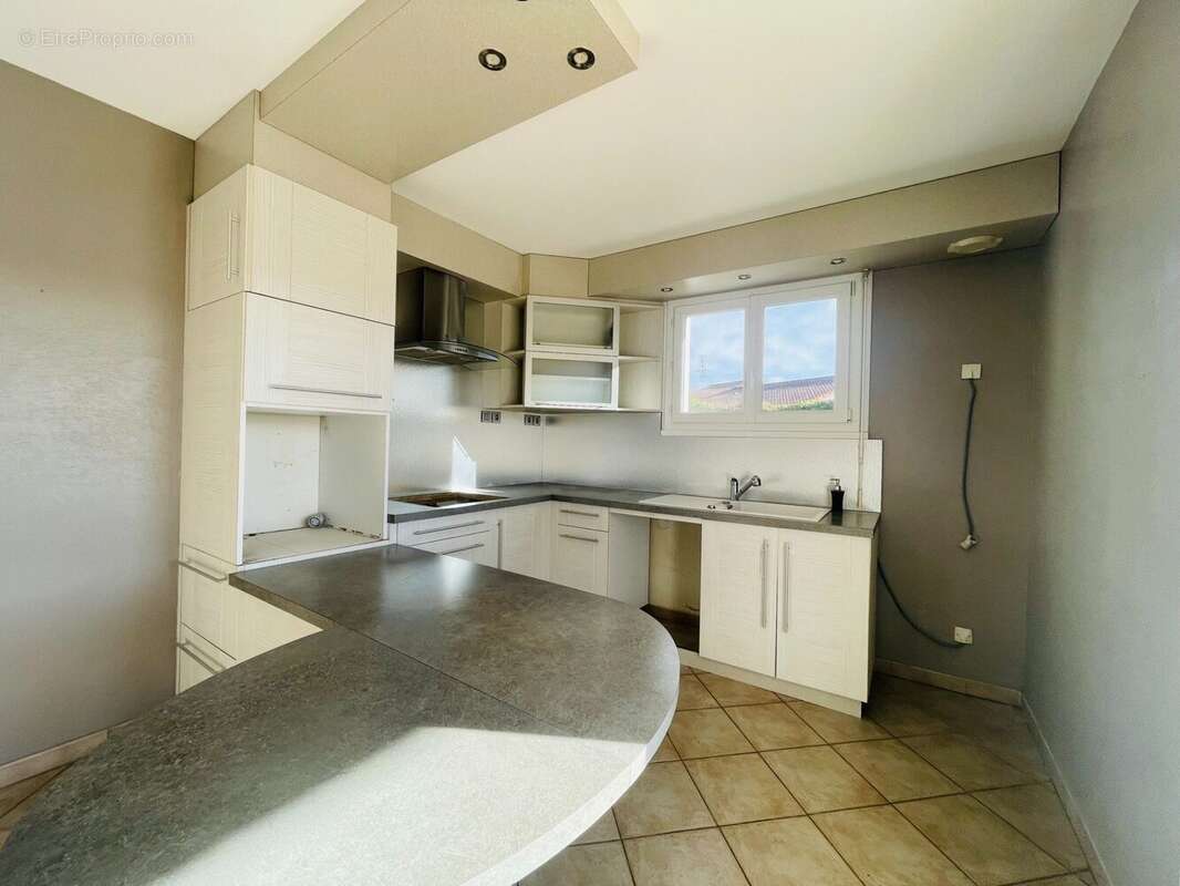 Maison 5 pièces 110 m² à vendre à Mours-Saint-Eusebe (26540) - photo 3