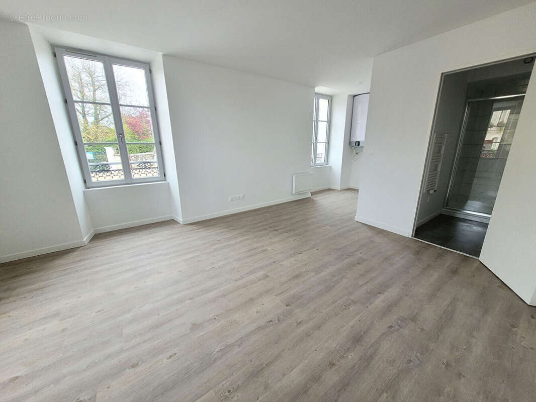 Appartement à COUPVRAY