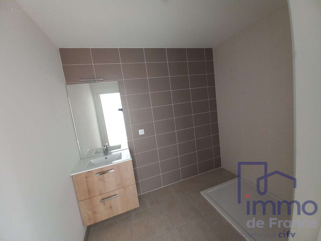 Appartement 53 m² à L'horme  - photo 2