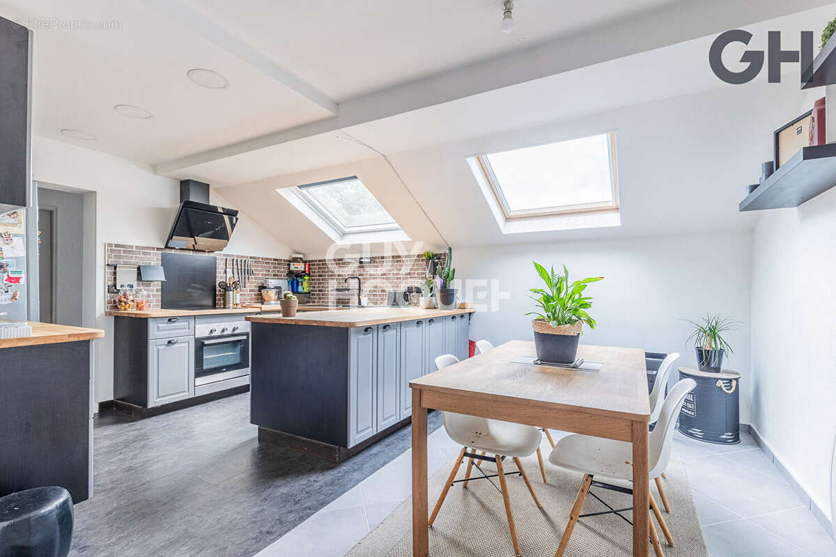 Appartement à COMBS-LA-VILLE