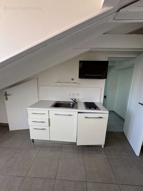 Nice rue foncet - grand studio mansarde - photo 9
