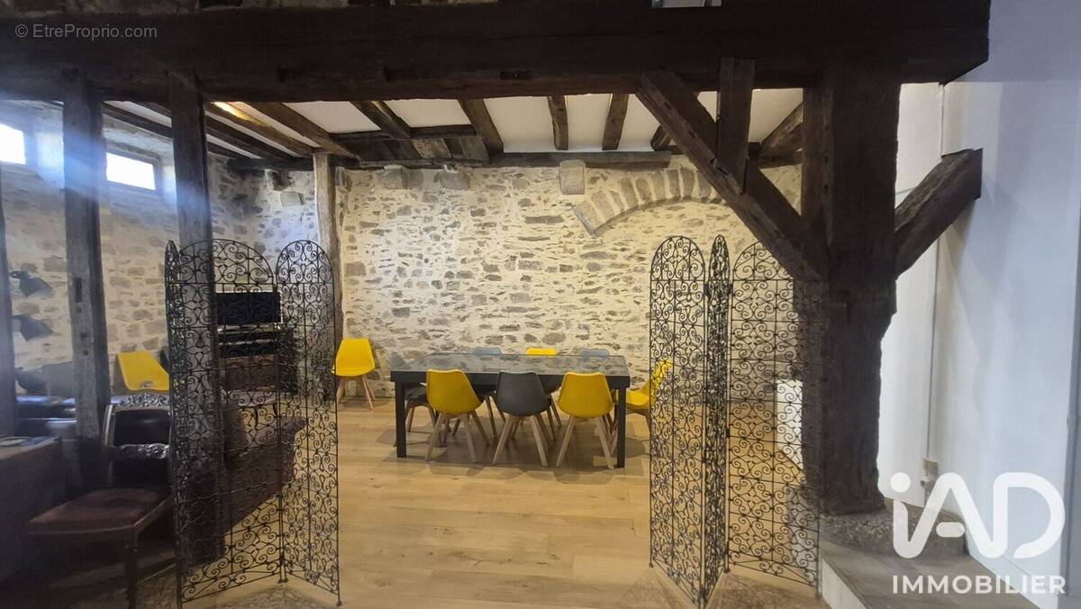 Photo 1 - Maison à SAINT-LEONARD-DE-NOBLAT