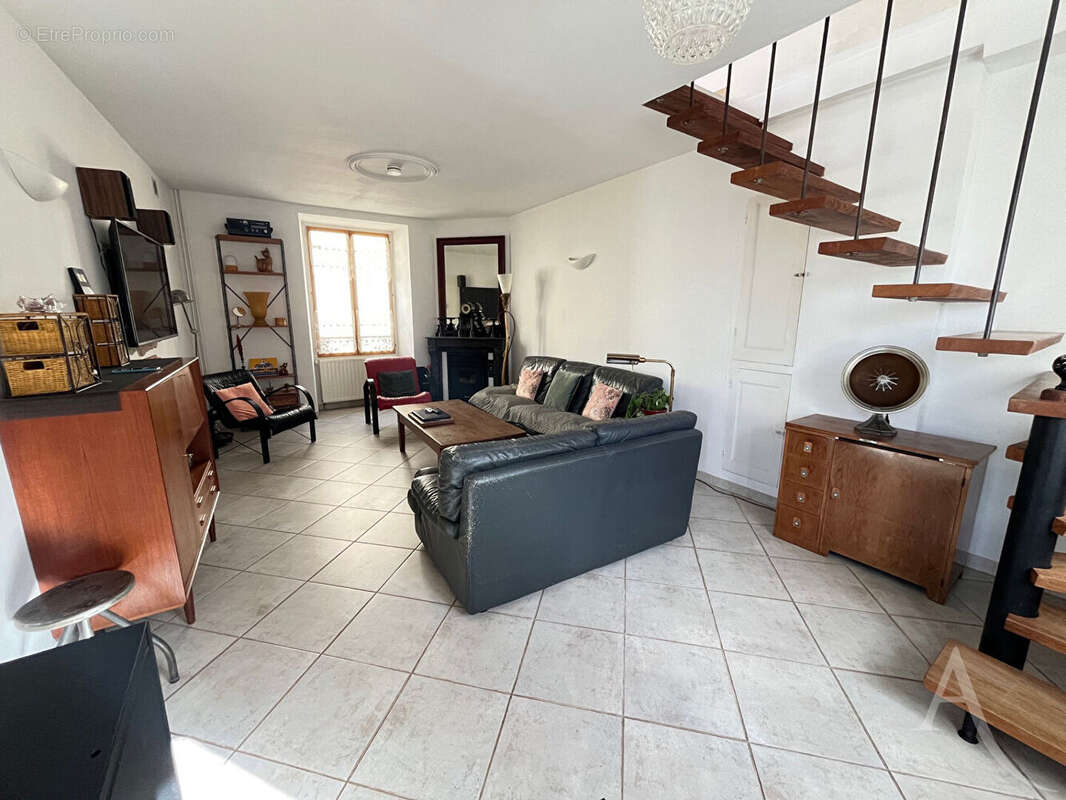 Maison à FOLLAINVILLE-DENNEMONT