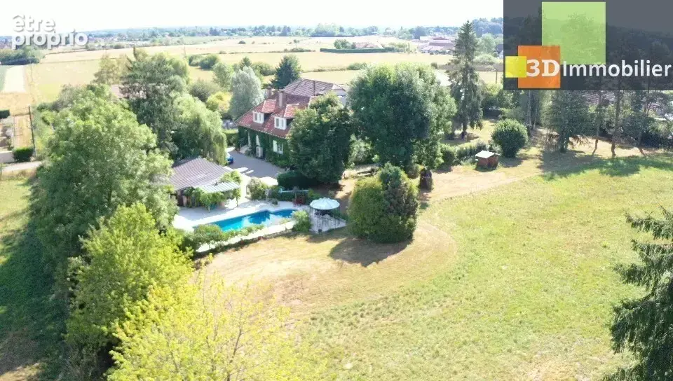 Maison 290 m² à Dole  - photo 2